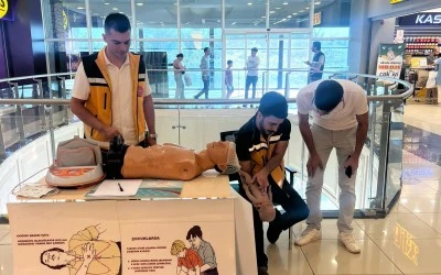 Siirt’te AVM’de Vatandaşlara İlk Yardım Eğitimi
