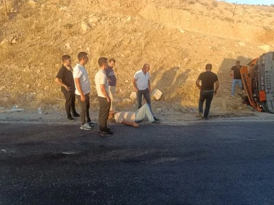 Siirt’te Aynı Noktada Yine Kaza: Tır Devrildi