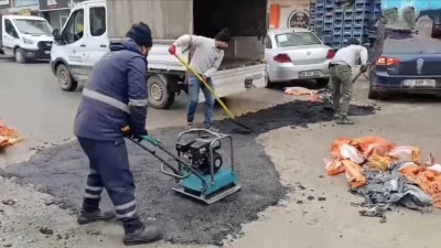 Siirt&rsquo;te Bozulan Yollara Soğuk Asfalt Uygulaması