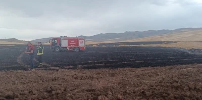Siirt'te Buğday Tarlasına Düşen Yıldırım Yangın Çıkardı