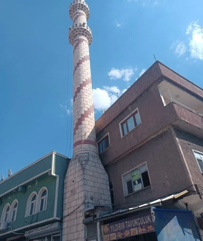Siirt&rsquo;te &ccedil;atlak oluşan minare i&ccedil;in tedbir &ccedil;ağrısı