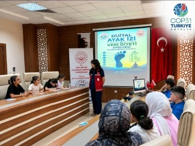 Siirt'te &Ccedil;ocuklara Dijital G&uuml;venlik ve İnternet Bilinci Eğitimi
