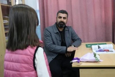 Siirt'te devlet korumasındaki çocuklardan yetiştirme yurdunda büyüyen öğretmene sürpriz ziyaret