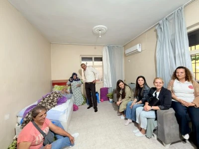 Siirt&rsquo;te D&uuml;nya Yaşlılar G&uuml;n&uuml;&rsquo;nde B&uuml;y&uuml;kler Unutulmadı