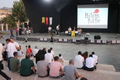 Siirt'te düzenlenen &quot;Bilim Kafe&quot; etkinliğinde enerji konusu ele alındı