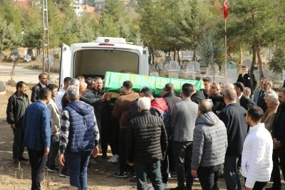 Siirt'te evinde ölü bulunan akademisyenin cenazesi toprağa verildi