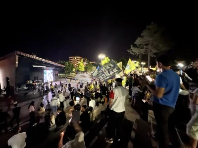 Siirt'te Fenerbahçe taraftarları şampiyonluğu kutladı