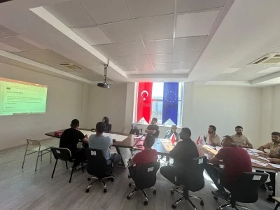 Siirt’te Fıstık Fabrikası Çalışanlarına Sağlık Eğitimi Verildi