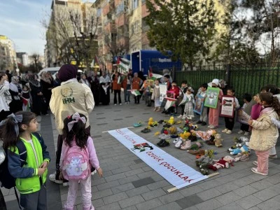 Siirt'te Gazzeli &ccedil;ocuklar i&ccedil;in sessiz eylem d&uuml;zenlendi