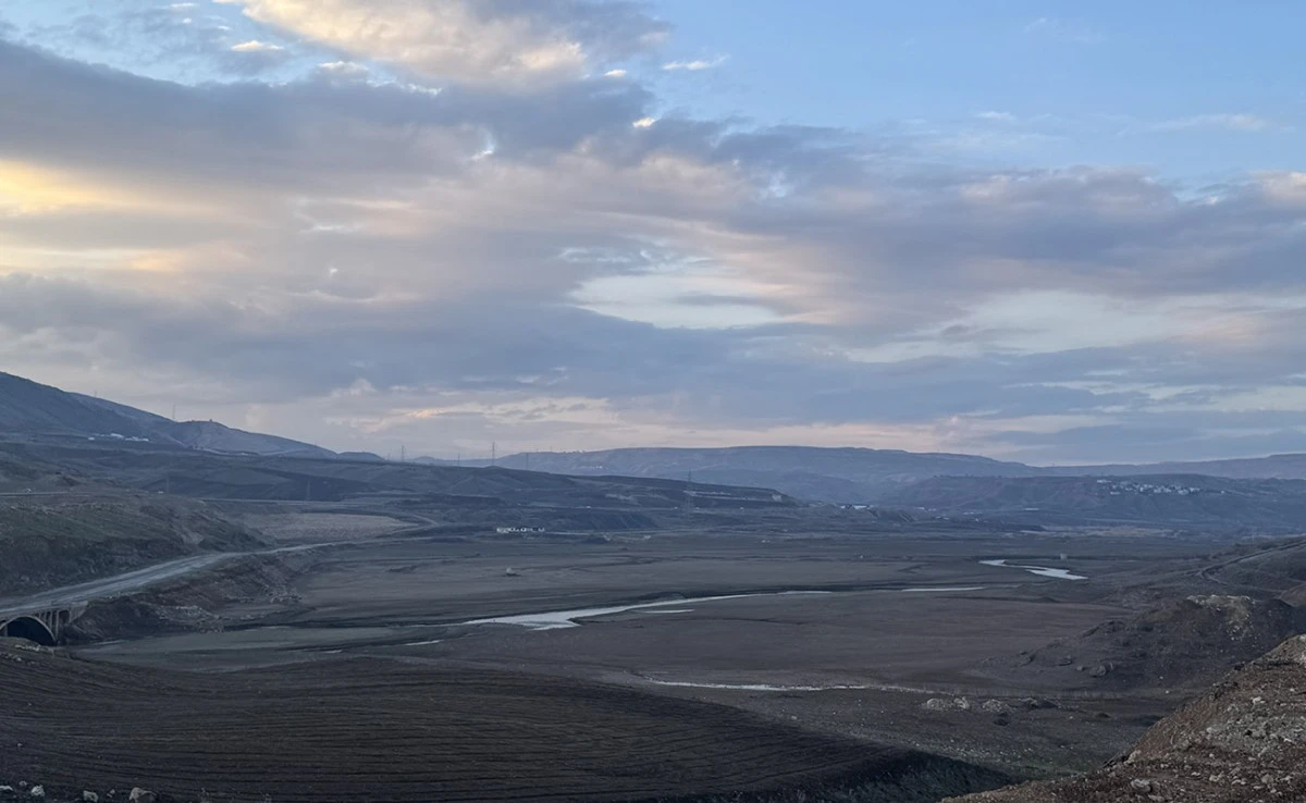 Siirt&rsquo;te Ge&ccedil;en Yıl Dibi G&ouml;r&uuml;nen Alanlar Bu Yıl Suyla Doldu