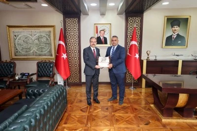 Siirt&rsquo;te g&ouml;rev s&uuml;resi sona eren Zafer Akın&rsquo;dan Vali Kızılkaya&rsquo;ya veda ziyareti