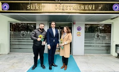 Siirt&rsquo;te G&ouml;reve Yeni Başlayan &Ouml;ğretmenler &Ccedil;i&ccedil;eklerle Karşılandı