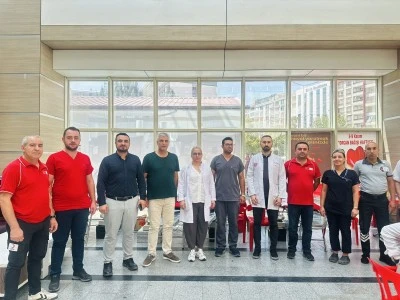 Siirt’te Hastane Personelinden Kızılay’a Kan Desteği