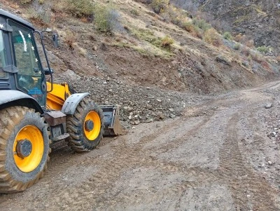 Siirt’te Heyelan Ulaşımı Aksattı