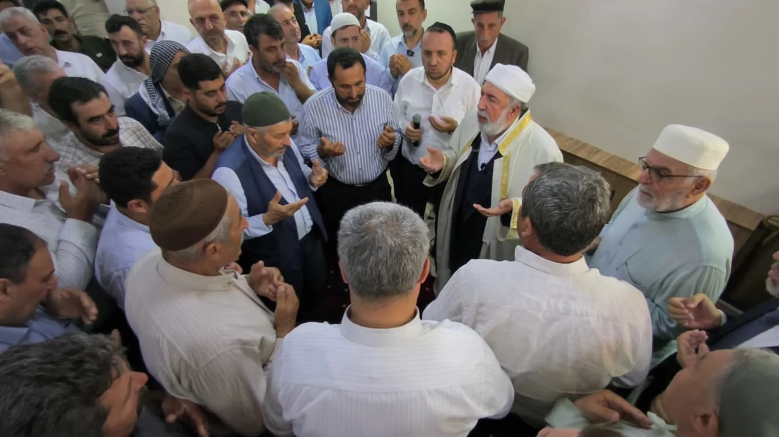 Siirt'te husumetli aileler barıştırıldı