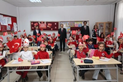 Siirt&rsquo;te İkinci D&ouml;nem Bayrak Sevgisi Temasıyla Başladı