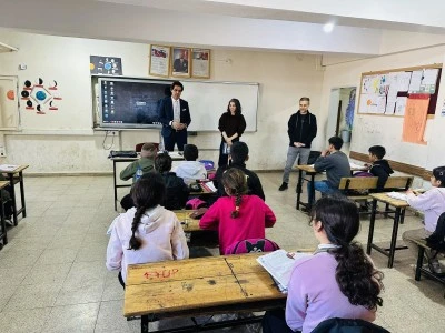 Siirt&rsquo;te İl M&uuml;d&uuml;r&uuml; Saz Sınıfları Gezdi, &Ouml;ğrencilerle Sohbet Etti