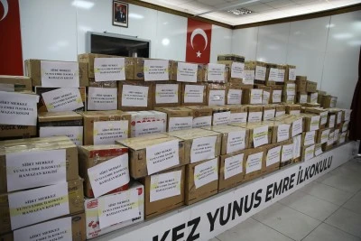 Siirt'te ilkokul &ouml;ğrencileri ramazanda dar gelirli mahalle sakinleri i&ccedil;in seferber oldu