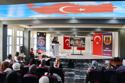 Siirt'te Jandarmadan 170 Veliye Bağımlılıkla M&uuml;cadele Eğitimi