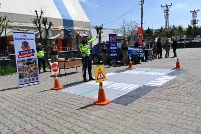 Siirt&rsquo;te Jandarmadan &Ouml;ğrencilere Farkındalık Eğitimi