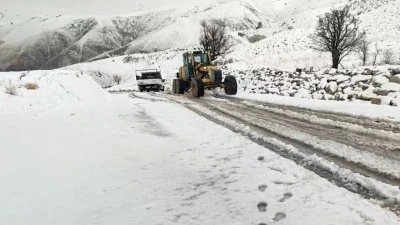 Siirt’te Kar Yağışı Nedeniyle Araçlar Mahsur Kaldı