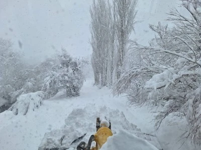 Siirt'te kardan kapanan 105 yerleşim yerinden 95'inin yolu ulaşıma a&ccedil;ıldı