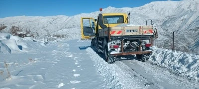 Siirt&rsquo;te Karla M&uuml;cadelede Son Durum A&ccedil;ıklandı! 51 K&ouml;y Yolunda &Ccedil;alışmalar S&uuml;r&uuml;yor