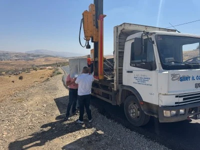 Siirt’te Köy Yollarında Trafik Levha Montajı Tamamlandı