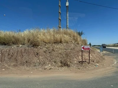 Siirt'te k&ouml;y y&ouml;n levhaları neden yok? Vatandaşlar eksik tabelaların tamamlanmasını istiyor