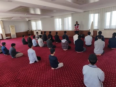 Siirt'te Kur'an Kursu &Ouml;ğrencilerine Etkili İletişim ve Hitabet Eğitimi Verildi