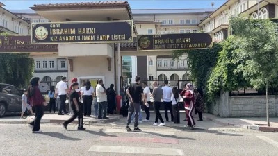 Siirt'te LGS kapsamındaki merkezi sınav başladı