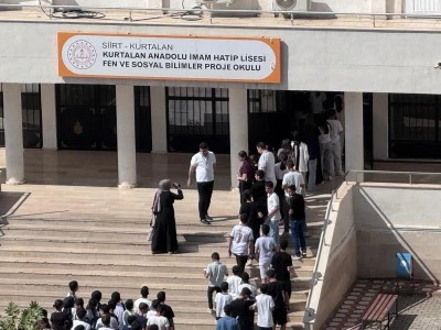 Siirt'te LGS Maratonu Sona Erdi: Binlerce &Ouml;ğrenci Geleceği İ&ccedil;in Ter D&ouml;kt&uuml;