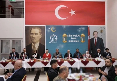 Siirt&rsquo;te Maliye Bakanı Mehmet Şimşek&rsquo;in Katılımıyla Şehit Aileleri ve Gaziler Onuruna İftar Programı D&uuml;zenlendi