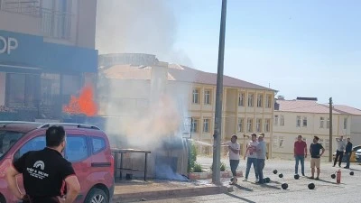 Siirt&rsquo;te market &ouml;n&uuml;nde &ccedil;ıkan yangın s&ouml;nd&uuml;r&uuml;ld&uuml;