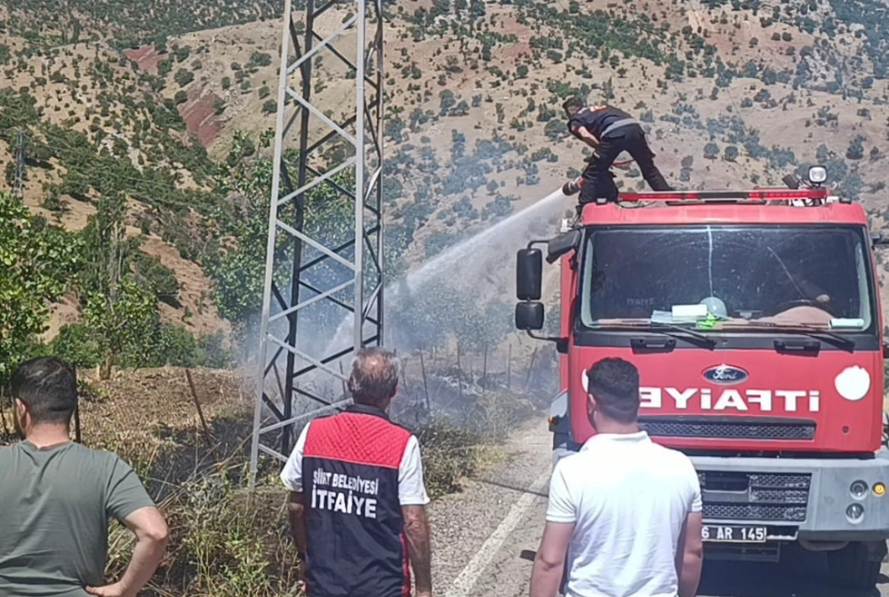 Siirt'te Mezrada &Ccedil;ıkan Yangın Korkuttu