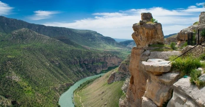 Siirt&rsquo;te Mutlaka G&ouml;r&uuml;lmesi Gereken Yerler: Doğa, Tarih ve İnancın Buluştuğu Şehir