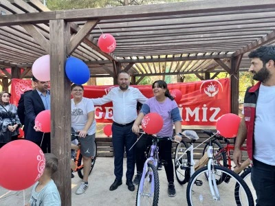 Siirt'te ODES Projesi kapsamında başarılı 20 öğrenciye bisiklet hediye edildi