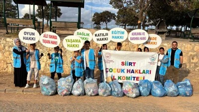 Siirt'te &ouml;ğrenciler &ccedil;evre temizliği yaptı
