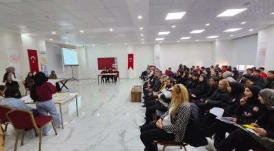 Siirt’te Öğrenciler Yapay Zekayı Tartıştı