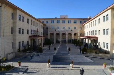 Siirt&rsquo;te &ouml;ğretmene &ccedil;ocuk istismarı su&ccedil;undan 20 yılı aşan hapis cezası