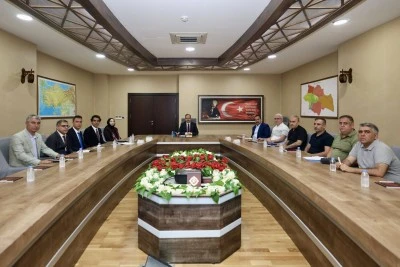 Siirt&rsquo;te &ouml;ğretmenevi ve yeni okul projeleri i&ccedil;in toplantı yapıldı