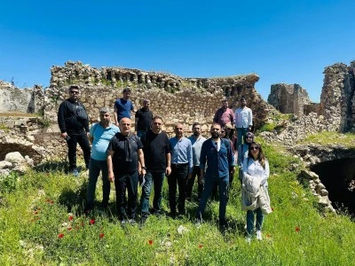 Siirt&rsquo;te &ouml;ğretmenler tarihi manastırı ziyaret etti