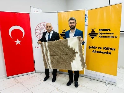 Siirt&rsquo;te &Ouml;ğretmenlere Veysel Karani Konferansı