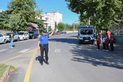 Siirt&rsquo;te okul &ccedil;evreleri ve &ouml;ğrenci servislerine y&ouml;nelik denetim ger&ccedil;ekleştirildi