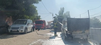 Siirt'te park halindeki otomobilde çıkan yangın söndürüldü
