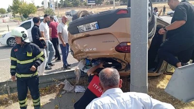Siirt'te pikap ile otomobil çarpıştı, 2 kişi yaralandı