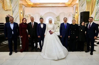 Siirt&rsquo;te protokol nikahta buluştu: Vali Kızılkaya şahitlik yaptı