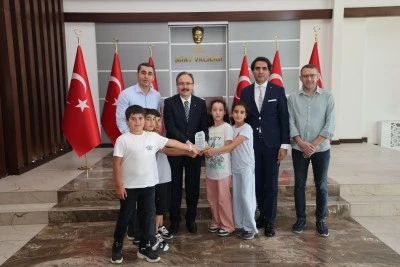 Siirt'te "Her Damla Gelecektir" Projesinde Başarılı &Ouml;ğrenciler &Ouml;d&uuml;llendirildi