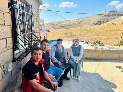 Siirt'te Şehit Babalarının Doğum G&uuml;nleri Evlerinde Kutlandı