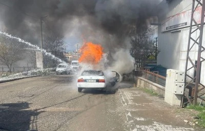 Siirt'te seyir halindeki otomobilde &ccedil;ıkan yangın s&ouml;nd&uuml;r&uuml;ld&uuml;